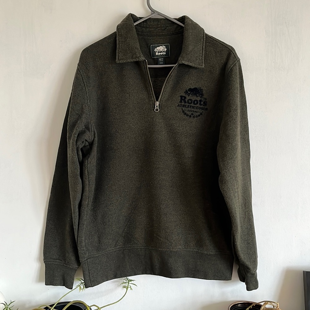 Roots men’s 1/4 zip polo in dark green, size x/s